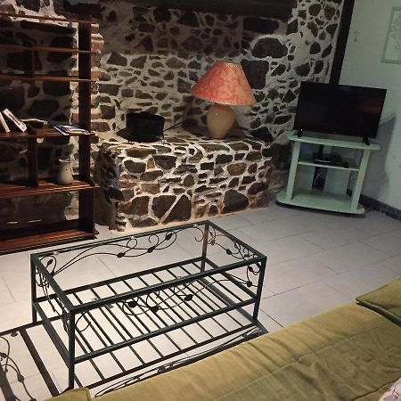 Gites Au Clos Du Lit Saint-Aaron Exterior foto