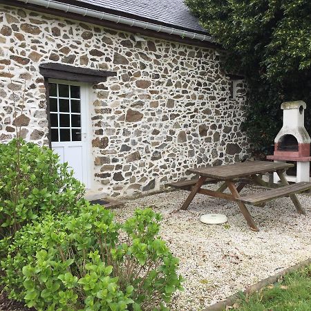 Gites Au Clos Du Lit Saint-Aaron Exterior foto