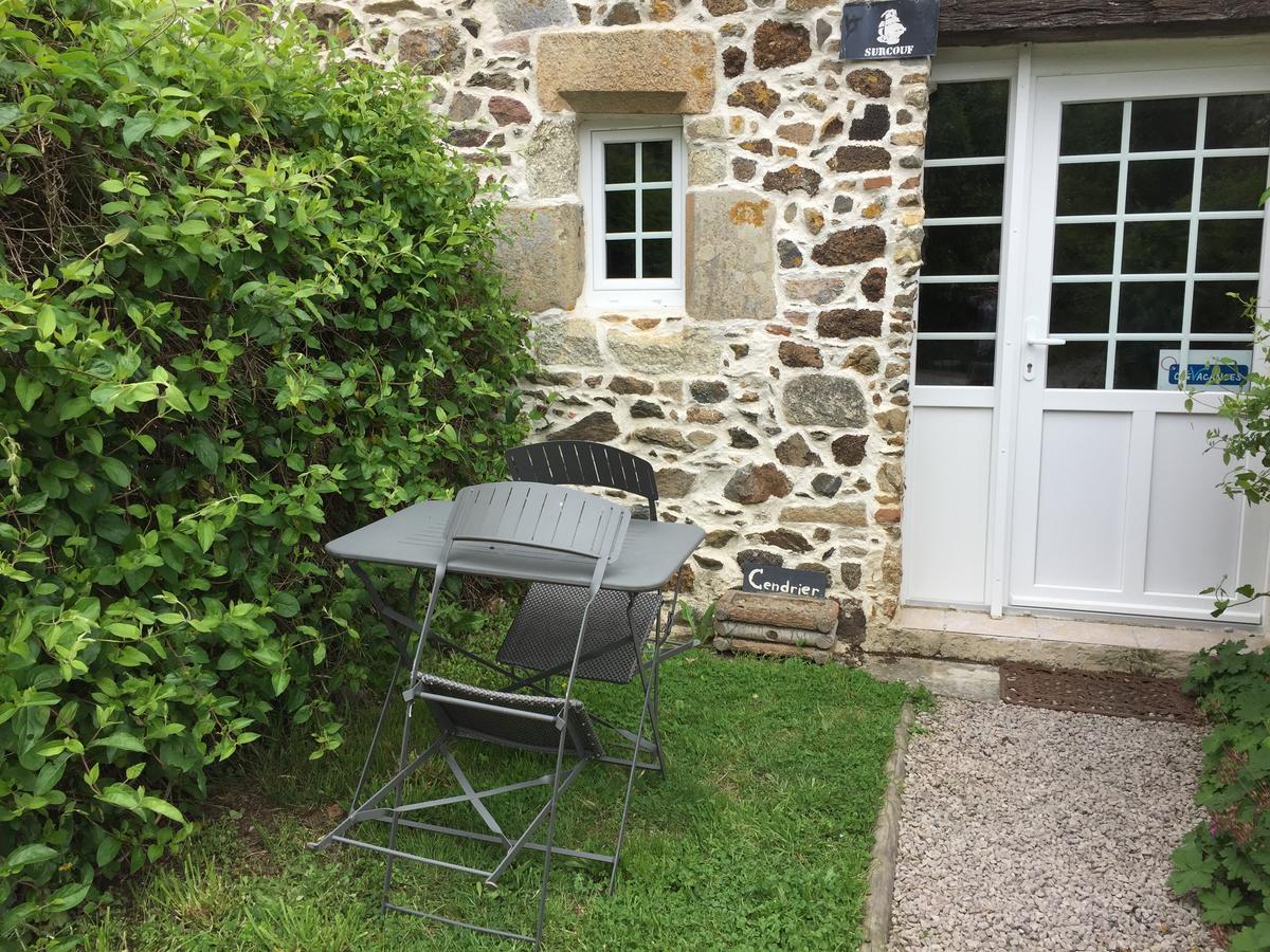 Gites Au Clos Du Lit Saint-Aaron Exterior foto