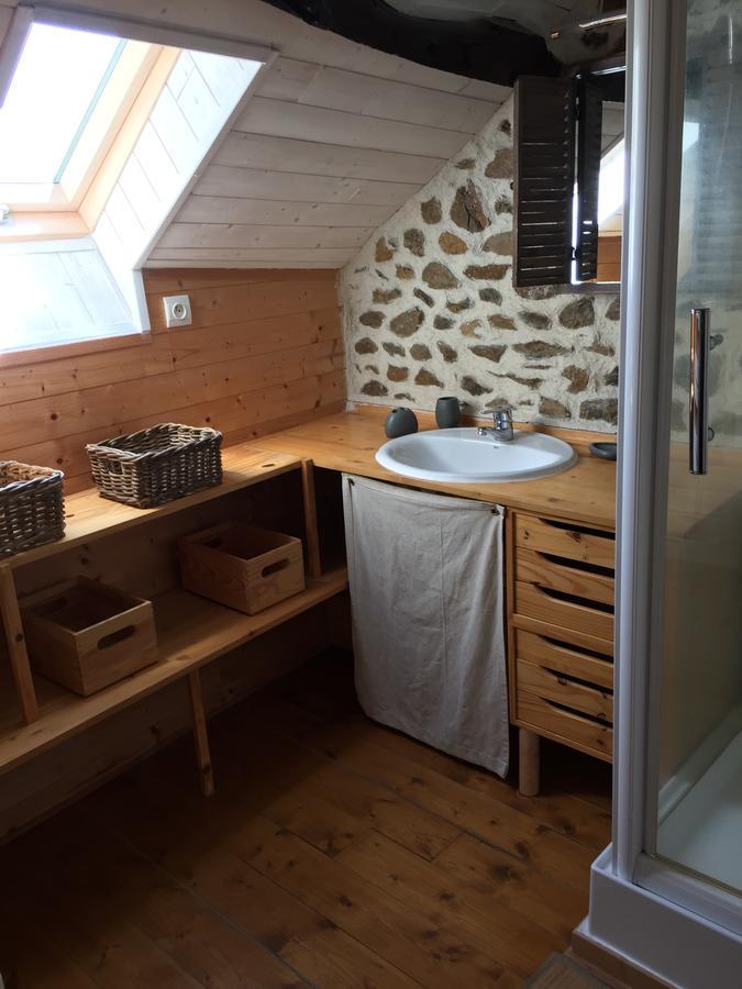 Gites Au Clos Du Lit Saint-Aaron Exterior foto