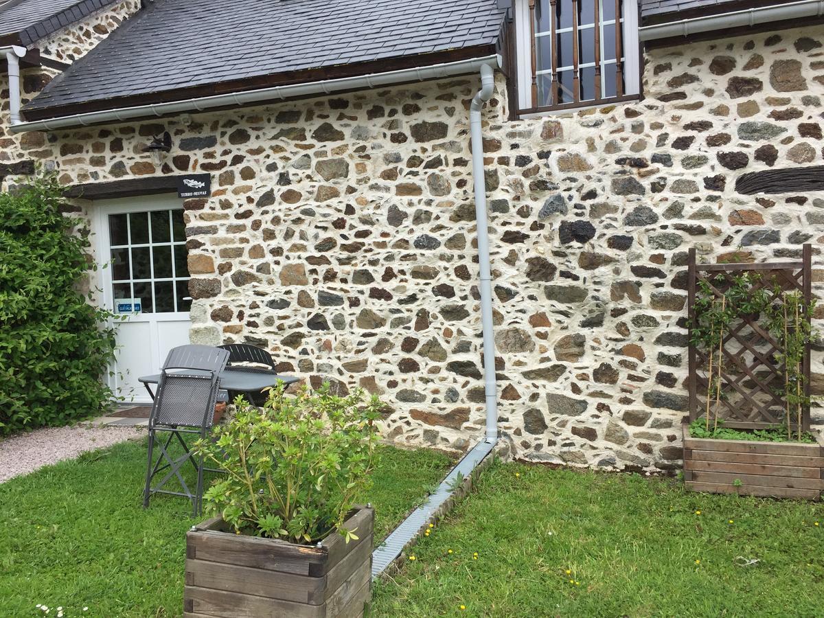 Gites Au Clos Du Lit Saint-Aaron Exterior foto